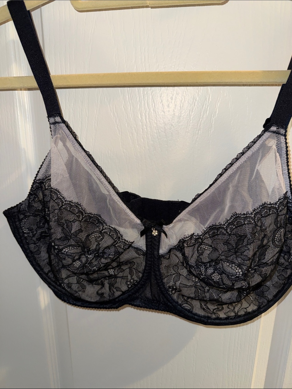 Wacoal Black Lace Underwire Bra with Sheer Panels - Picture 2 of 6